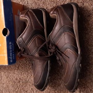 NEW Sonoma SNSAL Brown Size 5 Kids Shoes